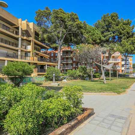 Апартаменты Txingudi - Only Families Камбрильс Экстерьер фото